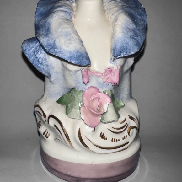 Victorian "Lady Roses" Mini Bust - Picture 3 of 8